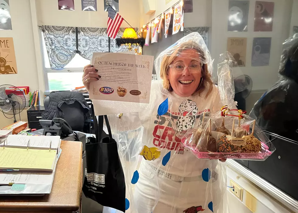Eastern Iowa High School English Teacher Awarded For Going The Extra Mile For Students