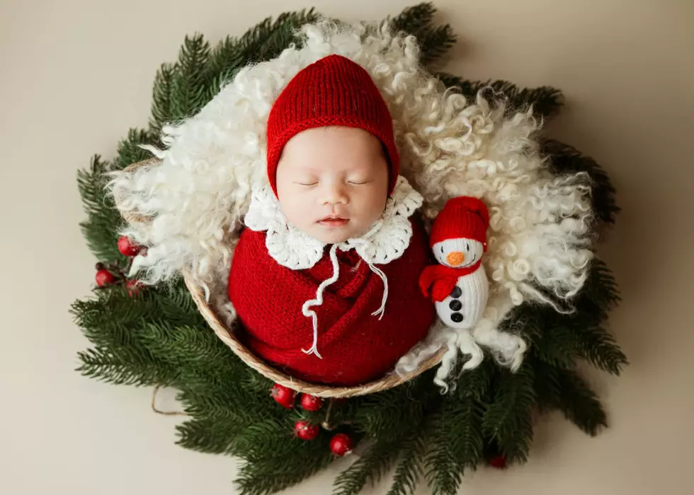 Illinois Woman Gave Birth On Christmas Day Without Even Knowing She’s Pregnant